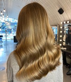 Blonde Lowlights, Brown Hair Inspo, Golden Blonde Hair, Haircut Types, Blonde Hair Inspiration, Honey Hair, Light Hair Color, Blonde Hair Looks, Golden Hair