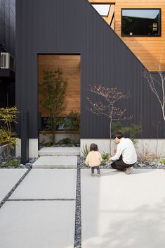 暮らしを深める家｜施工実績｜愛知・名古屋の注文住宅はクラシスホーム Japanese Modern House, Driveway Landscaping, Backyard Inspo, Melaka, Garden Landscape Design, House Landscape