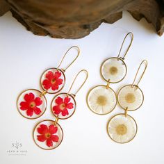 White Resin Earrings For Summer, Bohemian Dangle Earrings With Birth Flower, Bohemian Drop Earrings With Pressed Flowers, Bohemian Summer Jewelry In Flower Shape, Nature-inspired Round Flower Earrings, Bohemian Birth Flower Drop Earrings, Bohemian Pressed Flowers Drop Earrings, Bohemian Dangle Earrings With Pressed Flowers, Nickel Free Flower Earrings For Summer