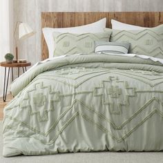 the comforter is made up and ready to be used in this bedding set