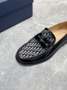 Christian Dior Explorer Loafer Black For Men CD Dior Oblique, New Years Sales, Accessories Store, Online Clothing, Christian Dior, Air Jordans, Fashion Shoes, Clutch Bag, The Dress