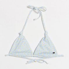 Triangle Bikini Top With Knot Detail. Neck And Back Tied. Lined, But No Padding 92% Polyester 8% Elastane Suit Ideas, Cute Bathing Suits, Swimming Outfit, Summer Swim, Summer Swim Suits, Swim Suits, Cute Swimsuits, Summer 24, Summer Fits