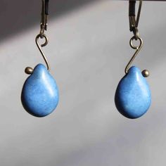 Blue Earrings Dangle Earrings Drop earrings Small Earrings Christmas Gift For Her Gift For women Gift For mother Color : Blue drop beads ( 14X10 mm ) Finish : Antiqued Brass Size : Approx 1,5 inches including the antiqued Brass lever backs Ear wires : Antiqued Brass lever backs Available in Turquoise an pale Green, yellow, red, blue turquoise : https://www.etsy.com/listing/203815523/turquoise-earrings-drop-earrings-dangle https://www.etsy.com/listing/204027039/green-earrings-turquoise-earrings-d Turquoise Jewelry Earrings, Turquoise Drop Earrings, Blue Dangle Earrings, Earrings Turquoise, Earrings Christmas, Christmas Gift For Her, Gift For Mother, Drop Beads, Earrings Drop