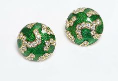 Oscar de la Renta green enamel and crystal earrings in excellent condition. Approximate Measurements: Diameter 0.9” Made in USA. Green Clutch, Genuine Love, Green Enamel, Enamel Jewelry, Round Earrings, Crystal Earrings, Costume Jewelry, Antique Jewelry, Jewelry Pieces