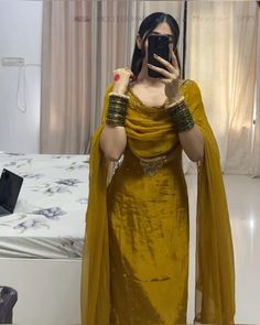 Suit Outfits For Women Indian, Brown Suits Women's Indian, Pakistani Wedding Suits For Women, Desi Modern Outfits, Aesthetic Suits For Women Indian, Traditional Indian Outfits For Women, 80s Indian Fashion, Desi Dresses Aesthetic, Indian Suits Women