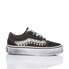 Sides with silver glitter and silver studs, vintage dirt, white original shoelaces. Silver Rhinestone Sneakers With Round Toe, Silver Rhinestone Low-top Sneakers, Silver High-top Sneakers With Glitter Accents, Casual Silver Sneakers With Rhinestones, Silver Glitter Casual Sneakers, Silver Glitter Sneakers For Streetwear, Silver Glitter Lace-up Sneakers, Silver Low-top Sneakers With Silver Studs, Silver Party Sneakers With Studded Outsoles