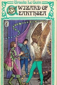 an old book cover with the title wizard of earthsea written in english and spanish