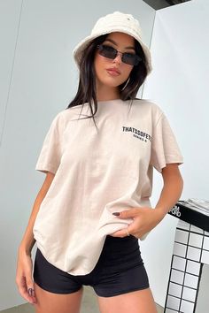 You cant go wrong with the Series 6 Tee! A basic, oversized must have! Featuring short sleeves, a round neckline, a 'THATSSOFETCH' logo on the front and back and a relaxed fit. Pair her with bike shorts and some white sneakers for an effortlessly cute look! FABRICATION: 60% Polyester / 40% Cotton SIZING: Crystal's height is 162cm and wears a size AU6/US2 Bike Shorts, White Sneakers, Round Neckline, Must Haves, Short Sleeves, Relaxed Fit, Bike, Sneakers, Fabric