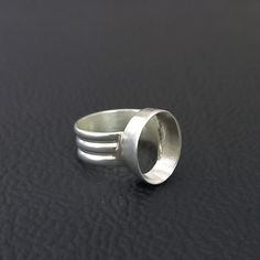 WELCOME TO ANTIQUEHANDMADEITEM Amazing Design Plain Bezel Open Blank Collet Oval 925 Sterling Silver Ring, Setting For Making Ring 6x4 To 35x40 MM, DIY Jewelry Supplies MATERIAL -:: 925 STERLING SILVER SIZE APPROX -:: 6x4 MM To 35x40 MM RING SIZE -:: 3 To 16 US COLOR -:: Silver COLLET SHAPE -:: OVAL USE OF GEMSTONE AND JEWELRY YOU WILL RECEIVE ONLY 1 PIECE Making Ring, Oval Setting, Ring Setting, Diy Schmuck, Bijoux Diy, Sterling Silber, 925 Sterling Silver Ring, Jewelry Supplies, Sterling Silver Ring