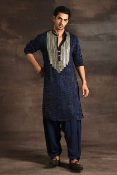 Blue Sangeet Outfit For Groom, Indian Groom Sangeet Outfit, Dandiya Night Outfits Men, Sangeet Outfit Men, Fat Guy Outfits, Sangeet Outfit For Men, Dandiya Night, Man Dress Design