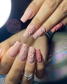 Mexican Wedding Nails Designs, Mexican Core Aesthetic Nails, Talavera Nail Art Pink, Hacienda Style Nails, Luxurious Nail Designs, Talavera Inspired Nails, Textured Nail Art Designs, Nail Art Mexican Design, Mexican Inspired Nails Art Designs