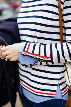 j-crew-striped-shirt-with-navy-and-red-trim-on-design-darling Detail Couture, Design Darling, Lipstick Designs, Breton Stripes, Sophie Hulme, Stitch Fix Stylist, Looks Street Style