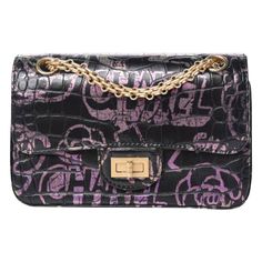 Chanel Graffiti, Chanel Crossbody Bag, Chanel Handbags Classic, Chanel Crossbody, Best Designer Bags, Chanel Brand, Vintage Chanel Handbags, Vintage Crossbody Bag, Crocodile Print