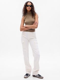 Fit: A full-length loose jean that's fitted on the waist & relaxed all the way down.  Fabric: 99% Organic Cotton, 1% Stretch.  Stretch: Low Stretch Jeans.  Authentic denim with a soft & easy lived-in feel. ​ Rise: Mid Rise Jeans.  Look: A five-pocket jean in a light indigo wash.  Details: Zip fly, five-pocket styling & cargo pockets at sides.  Responsibly Made: This pair of jeans is part of our water-saving Washwell program.  Compared to conventional wash methods, Washwell has saved millions of Dickies Cargo Pants White, Gap Casual Full Length Jeans, Gap Casual Jeans, Casual Full-length Gap Jeans, Casual Full Length Gap Jeans, Gap Casual Straight Leg Cargo Jeans, Gap Casual Jeans For Work, Casual Gap Pants With Five Pockets, Fitted Casual Cargo Jeans For Workwear