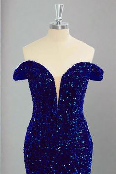 Expertly designed for a stunning and sophisticated look, our Fitted Royal Blue Off-the-Shoulder Sequin Mini Dress features an off-the-shoulder neckline and a figure-hugging, sequin-covered skirt. The lace-up back adds a touch of elegance while ensuring a perfect fit. Make a statement at any event with this unique and stylish dress. ♡ SKU: FV12833 ♡ Fabric: Sequin ♡ Silhouette: Bodycon ♡ Back Style: Lace-Up ♡ Embellishment: Sequin ♡ Length: Above Knee ♡ Fully lined & Built with bra ♡ Size: US 2-1 Tulle Wedding Dress Mermaid, Velvet Homecoming Dress, Feather Homecoming Dress, Floral Homecoming Dresses, Feather Prom Dress, Bodycon Dress Homecoming, Sweetheart Homecoming Dress, Ruffle Prom Dress, One Shoulder Prom Dress