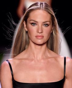 Candice Swanepoel Makeup, Thanksgiving Makeup Looks, Thanksgiving Makeup, Models Off Duty Style, Fall Makeup Looks, Glowing Makeup, Model Inspo