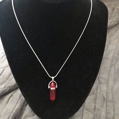 Never Worn Clear Red Crystal Necklace. Smoke Free Pet Free Home. Make An Offer All Offers Are Considered. Red Crystal Necklace, Black Deck, Red Necklace, Red Crystals, Crystal Necklace, Womens Jewelry Necklace, Passenger, Outfit Ideas, Jewelry Necklaces