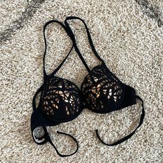 Im Brand New Condition! Summer Push-up Bra For Night Out, Black Padded Swimwear For Party, Black Padded Bra For Summer, Summer Night Out Push-up Bra, Black Summer Beach Bra, Black Push-up Swimwear For The Beach, Black Swimwear With Built-in Bra And Low Back, Seamless Black Beach Bra, Black Swimwear With Built-in Bra For Beachwear