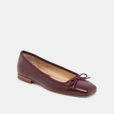 Anisa Ballet Flats | Cranberry Crinkle Patent Flats by Dolce Vita Rich Girl Fashion, Ballet Flats Outfit, Pointed Ballet Flats, Flats Outfit, Comfortable Flats, Rich Girl, Shoes Shoes, Fall Wardrobe, Elevate Your Style