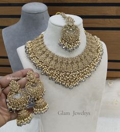 Gold Finish Necklace Set Polki Sets, Kundan Jewellery Set, Glam Jewelry, Necklace Set Indian, Kundan Jewelry, Bollywood Style, Kundan Necklaces, Kundan Jewellery