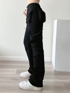 Style: Casual/Street/Punk/Vintage/Y2K/Hip Pop/Sporty/Preppy/SweetFabric Content: Cotton, SpandexFit Type: Flare LegDescription: These cargo vibe sweatpants shaped to a slightly ankle flare silhouette, sits to a drawstring tie waist style, features cut off raw cuffs, and has functional ruched cargo pockets at front & back. Sweatpants White, Cargo Sweatpants, Street Punk, Sweatpants Black, Punk Vintage, Cut Off, Cotton Spandex, Vintage Y2k, Style Casual