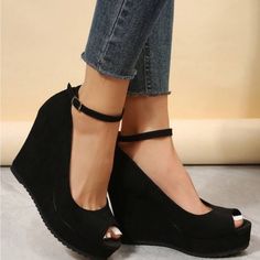 Super Cute And Stylish Ships In 5-10 Business Days Tags: #Shoes #Heels #Party #Newyears #Holiday #Sandals #Gold #Beautiful #Glitter Holiday Sandals, Rose Shoes, Sandals Gold, Bottom Design, Platform Wedge Heels, Shoes Heels Wedges, Platform Wedge, Womens Shoes Wedges, Platform Wedges