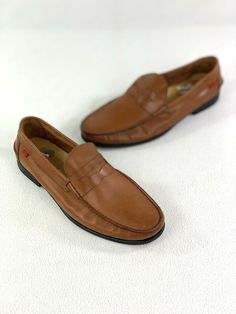 Marc Joseph New York Brailian Loafers For Men, Size 11 N - MJ 1623-TN. Seller notes - shoes fit narrow. Although they don’t specify width, they fit narrow. Made in Brazil 🇧🇷 Classic Brown Boat Shoes For Business, Vintage Leather Sole Moccasins For Business, Vintage Formal Loafers With Stitched Sole, Vintage Loafers With Rubber Sole For Business, Vintage Slip-on Loafers For Galas, Loafers For Men, Made In Brazil, Loafers Men, Dress Shoes Men