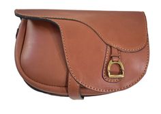 london tan saddle styl;e pocketbook Saddle Purse, Equestrian Design, Purse Design, Weekend Travel Bags, Pack Your Bags, Saddle Leather, Pocket Book, Nice Leather, Everyday Bag