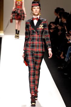 Moschino Fall 2013 Ready-to-Wear. Classic Outfits, Pants Pattern, Dandy, Fashion Prints