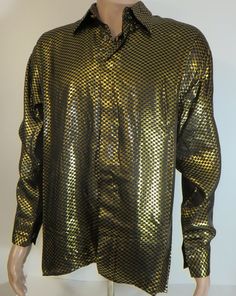 One of the kind this Beautiful Platinum Woven Style all over silk shirt,  European Style inspired, black and gold Multicolored Metallic Silk with Hidden gold finish buttons. Top Quality Excellent condition High Fashion ################################################################ Measurements: Please refer to measurement to determine the proper fit All measurements are taken with the Silk Shirt laying flat in inches. My suggestion is to measure a similar shirt you own and compare the measurement to the silk shirts Multicolored Metallic Silk Hidden gold finish buttons. Men's Sizes : S-M-L-XL Comfort Fit with Beautiful diamonds details all over European Style Unisex Adults , See Measurements TAG SIZE SMALL : Armpit to Armpit with the shirt lying flat : 22" inches, Sleeve Length, measured Dress European Style, Style Baroque, Baroque Style, Weave Style, Baroque Fashion, European Style, Silk Shirt, Style Dress, European Fashion