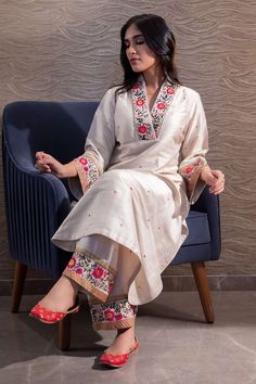 Niti Bothra, Suits For Women Indian, Silk Kurti Designs, Kurta Palazzo Set, Kurti Sets, Kameez Designs, Salwar Designs, Palazzo Set