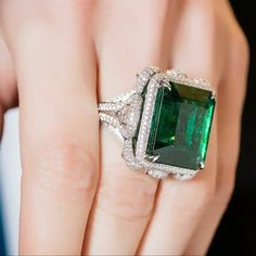 Material Cubic Zirconia Colombian Emerald Ring, Smaragd Ring, Green Gemstone Ring, Men's Jewelry Rings, Emerald Jewelry, Schmuck Design, High Jewelry, Emerald Ring, Bling Bling