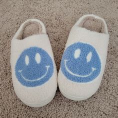 Women's Smiley Face Slippers White/Blue Slippers - Size 7/8 (Brand New) This Pair Of Slippers Are Brand New - Never Worn. Please View Pictures For Details. Cute Design! No Returns So Please Reach Out With Any Questions. Thank You For Looking! White Flat Slippers For Leisure, Blue Non-slip Casual Slippers, Cute White Slippers For Leisure, Casual Non-slip Low-top Slippers, White Casual Synthetic Slippers, Casual White Synthetic Slippers, Trendy White Slippers With Cushioned Footbed, Casual Blue Flat Slippers, Casual Super Soft Slippers With Round Toe