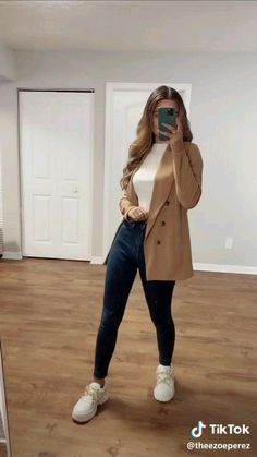 Cute Clothing Styles For Women, College Teacher Outfits Women, Fall Semi Formal Outfits, Jeans College Outfit, Outfit Semiformal Mujer, Outfit Semiformal, Casual College Outfits