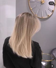 Short Cool Blonde Hair, Blonde Hair Medium Length, Blonde Highlights Long Hair, Baby Blonde Hair, Peekaboo Hair, Cool Blonde Hair, Dark Roots Blonde Hair