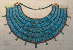 collar constructed of Egyptian faience beads, c.650-300 Collar Hippie, Starověký Egypt, قلادات متدلية, Egyptian Fashion, Egyptian Design, Egyptian Artifacts