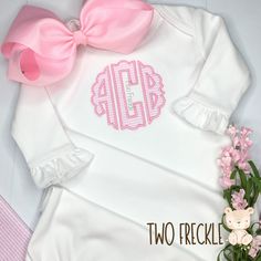 Unisex Size Charts Girls Size Chart Monogram Ideas For Clothes, Pink Monogrammed Cotton Top, Pink Monogram Cotton Top, Fitted Long Sleeve Top With Name Print, White Long Sleeve Shirt With Name Print, Monogram Shirt Ideas, Girls Size Chart, Girl Monogram Shirt, Pearl Stitch