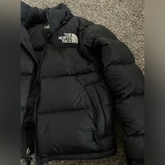 Excellent Condition, Size Small The North Face Black Jacket, North Face Puffer Jacket Cropped, Northface Puffer Coat, Northface Puffer Jacket, Northface Puffer, Black North Face Jacket, North Face Puffer Jacket, Coats Women, Black North Face