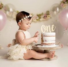 Cake Photoshoot, Bohemian Princess, Baby Birthday Photoshoot, 1st Birthday Girl Decorations, 1st Birthday Party For Girls, Idee Babyshower, Baby Cake Smash