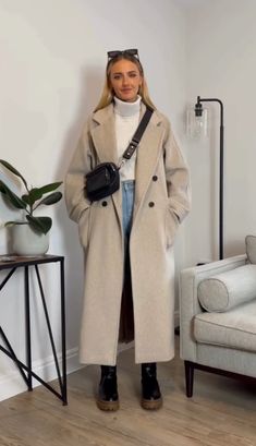 Nyc Winter Outfits, Ny Outfits, New York Outfits, Skandinavian Fashion, Europe Outfits, Winter Fashion Outfits Casual, Beige Outfit, Paris Mode, Cold Outfits