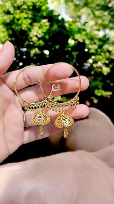 ●SAME Day Shipping if you place order between  1 am to 1 pm.  ● Ships Next working day from New York city with USPS standard 3-5 working day delivery service.  ● Everyday Wear Convince Earrings for Gold Lovers. ● Handmade and Finished Simple Lightweight Hoop Drop Earrings. 18k Dubai Gold plated Dangling One Bell Hoops  These Bell Beaded Flower Umbrella Jhumka Earrings a best and cute gift for Teen girls. Also Simple Gift for anyone or Special Gift for Her. Handmade Hoop Earrings are so pretty.  Quality Granted . Comes with Jewelry box. Ready to Gift. Premium Quality  Look like real Dubai gold jewelry.  Very lightweight jumka Earrings. Check our other Little Hoops Earrings *  https://www.etsy.com/listing/1375981318/22k-real-dubai-gold-finish-hoop-bali * https://www.etsy.com/listing/13964540 Gift Gold Plated Jhumkas Drop Earrings, Cheap Gold Metal Jhumkas, 22k Gold Dangle Jhumkas As Gift, Gift 22k Gold Yellow Jhumkas, Intricate Brass Dangle Jhumkas, Flower Umbrella, Jumka Earrings, Little Hoop Earrings, Earrings Gold Pearl