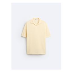 Relaxed fit polo shirt. Lapel collar with front opening. Short sleeves. Rib trim. Textured Polo, Mens Polo Shirts, Lapel Collar, Polo Shirt, Short Sleeves, Zara, Relaxed Fit, Yellow