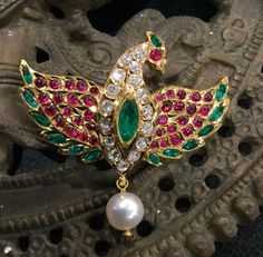 Sagar Jewellers Mughal Jewelry, Jadau Jewellery, Pendant Sets, Peacock Pendant, Antique Jewellery Designs, Heritage Jewellery, Antique Jewelry Indian, Bridal Jewelry Collection, Gold Pendant Jewelry