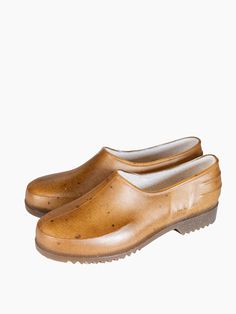 Clog Shoes For Women, No 6 Clogs, Gardenheir Clogs, Closet Manifestation, Homemade Closet, Clogs Outfit, Garden Clogs, Miu Miu Bag, June 2024