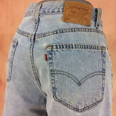 Size 33 Vintage Levi's 505 Shorts Jeans High Waisted Distressed Red Tab Light Wash Denim Shorts Waist 33" Brand: LEVIS 505 Shorts, Size on tag: W34 Fits like 33" waist, 13" rise, 26.5" thighs, 43" hips, 9" inseam! Fits a size 33, but check your measurements and compares the measurement with your garment. (see full measurement below) Material : Cotton 100% Made In USA For new customers, PLEASE MAKE SURE TO MEASURE YOURSELF & FOLLOW OUR MEASUREMENT GUIDE https://www.instagram.com/p/B2o273Kl5Oi/?ig Light Wash Denim Shorts, Levis Vintage, Levi's 505, Jean Vintage, Vintage Levis Jeans, Jeans High Waisted, Short Denim, Loose Fit Jeans, Levis 505