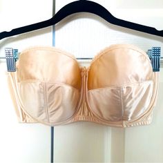 Nwot Vanity Fair | 34d Nude Strapless Underwire Bra Shiny Champagne Nude Lined No Signs Of Wear Elegant Strapless Bra Partially Lined, Elegant Strapless Partially Lined Bra, Strapless Partially Lined Bra, Fitted Strapless Bra Partially Lined, Fitted Partially Lined Strapless Bra, Strapless Partially Lined Bra For Parties, Elegant Lined Underwire Bra, Underwire Bra, Vanity Fair