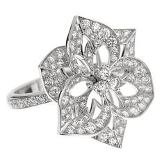 Boucheron Large Flower Diamond White Gold Cocktail Ring Sz 5 1/2 0003266 Edwardian Jewelry, White Gold Set, Gold Cocktail Ring, Gold Cocktail, Vs Diamond, White Gold Diamond Rings, Flower Motif, Modern Ring, Large Flowers