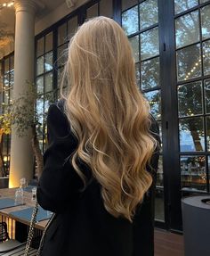 Emma Ross, Bombshell Hair, Dirty Blonde Hair, Honey Blonde Hair, Dark Blonde Hair, Blonde Hair Inspiration, Long Blonde, Long Blonde Hair