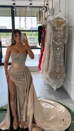 Matric Dress, Matric Dance Dresses, Split Prom Dresses, Haine Diy, Gorgeous Prom Dresses, Mode Zara, Classy Prom Dresses, Stunning Prom Dresses, Glamour Dress