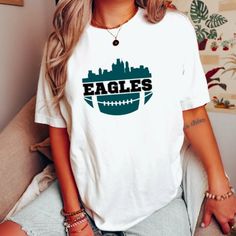 Unisex Heavy Cotton Tee 100% Cotton. Size: Classic Fit, Run True To Size Adult Unisex Sizing Condition: New - Made To Order Please Wash In Cold Water At First Time Philadelphia Eagles Shirts, Eagles Shirt, Fit For Men, Vintage Texture, New T, Cricut Crafts, Eagles, Heavy Cotton, Cotton Tee